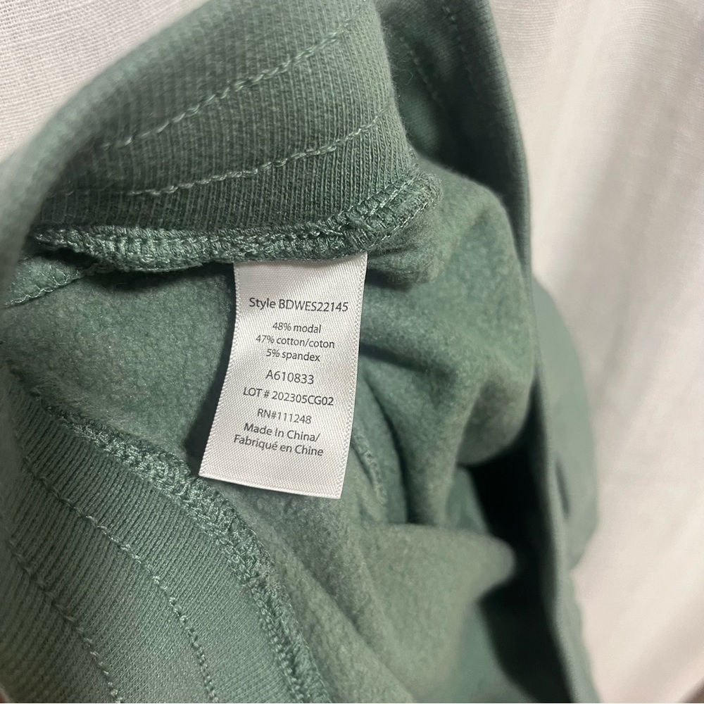 Barefoot Dreams Green Joggers with Cozy Fit - Picture 6 of 9